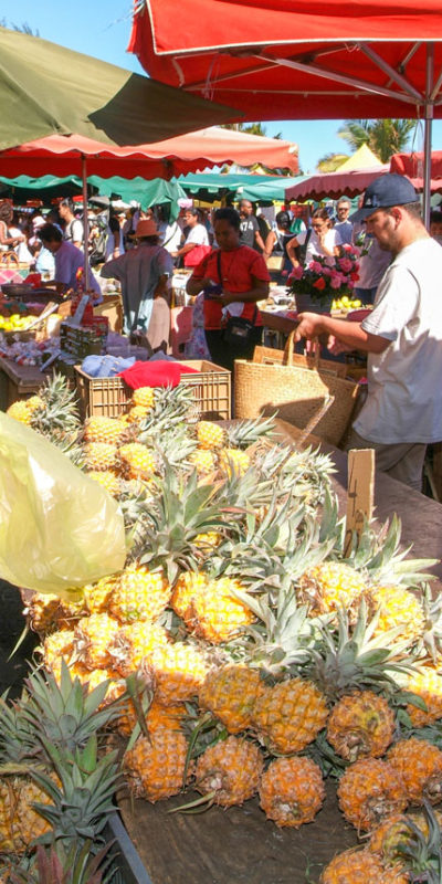 Le marché forain de Saint-Pierre